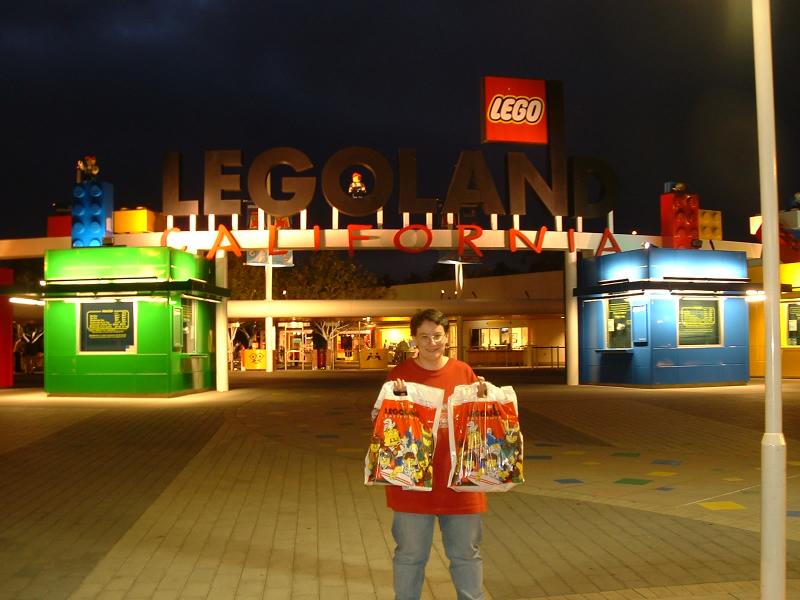 Jo outside Legoland at the end our the day.