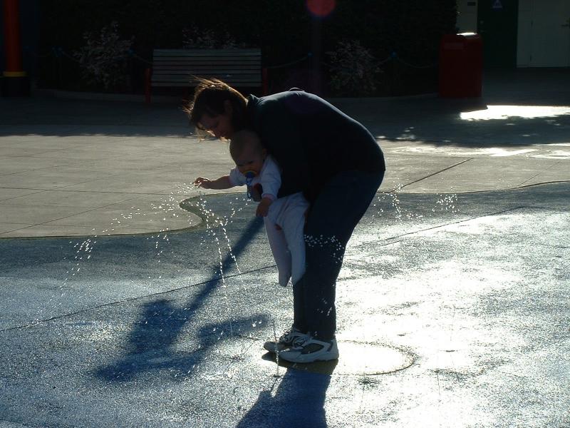 Helen, trying to get wet ... Legoland with The Mulders
